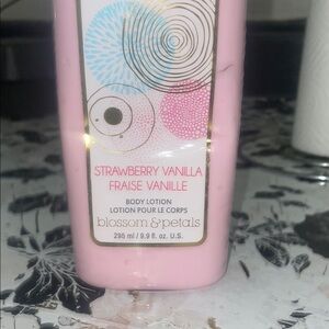 Strawberry Vanilla Body Lotion - Pink